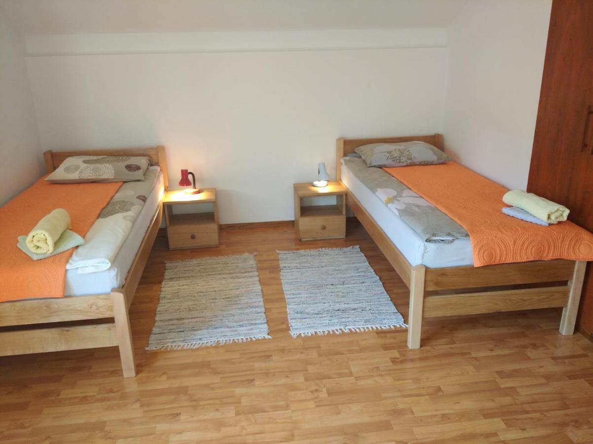 Rooms "Nada Zunic" Knin Exteriör bild
